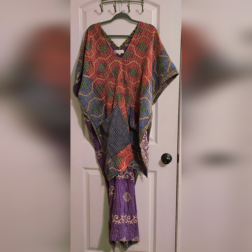 Kantha Bae Hi Lo Tunic